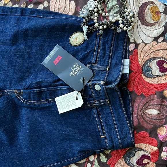 Women’s Levi ribcage straight ankle 27x27 button fly trucker waist - Picture 2 of 9